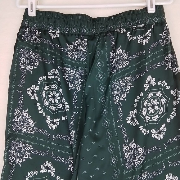 Soncy Smocked Waistband Pants Size 00 (10) in Green‎ w/ White Floral Design - Picture 8 of 11